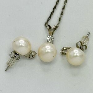 Freshwater Cultured Pearl .925 Silver Earrings and Necklace with Diamonds